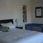 Le Voltaire Bed and breakfast