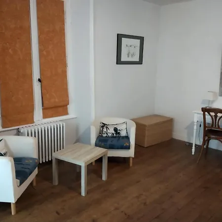 Le Voltaire Bed & Breakfast 3*