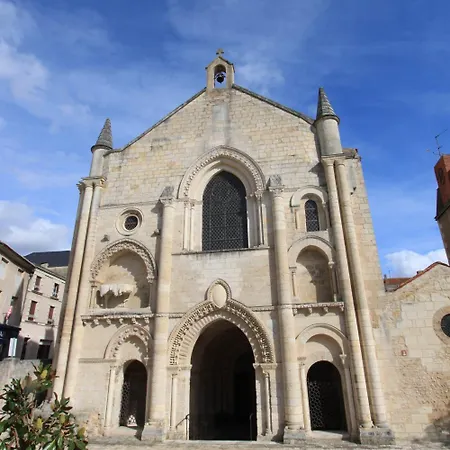 Le Voltaire Airvault