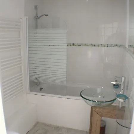 Nocleg ze śniadaniem Le Voltaire