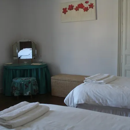 Le Voltaire Nocleg ze śniadaniem Airvault