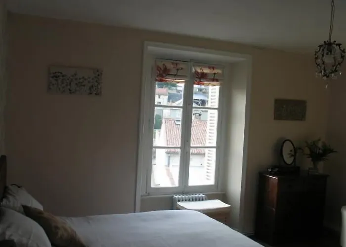 Le Voltaire Airvault